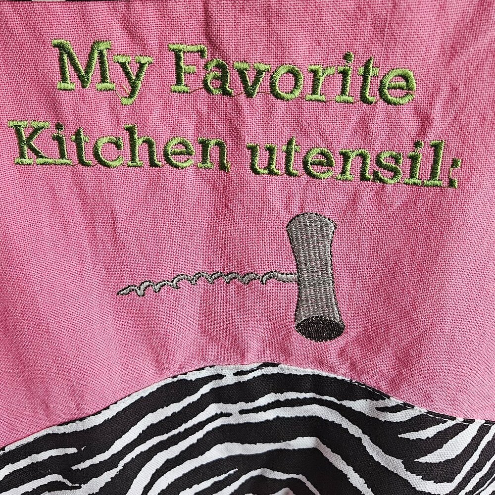 NWT Wine Opener My Favorite Kitchen Utensil Apron in Hot Pink & Zebra Print - Picture 2 of 10